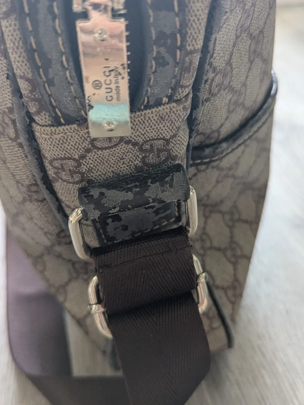 GUCCI GG SUPREME INTERLOCKING G CROSSBODY